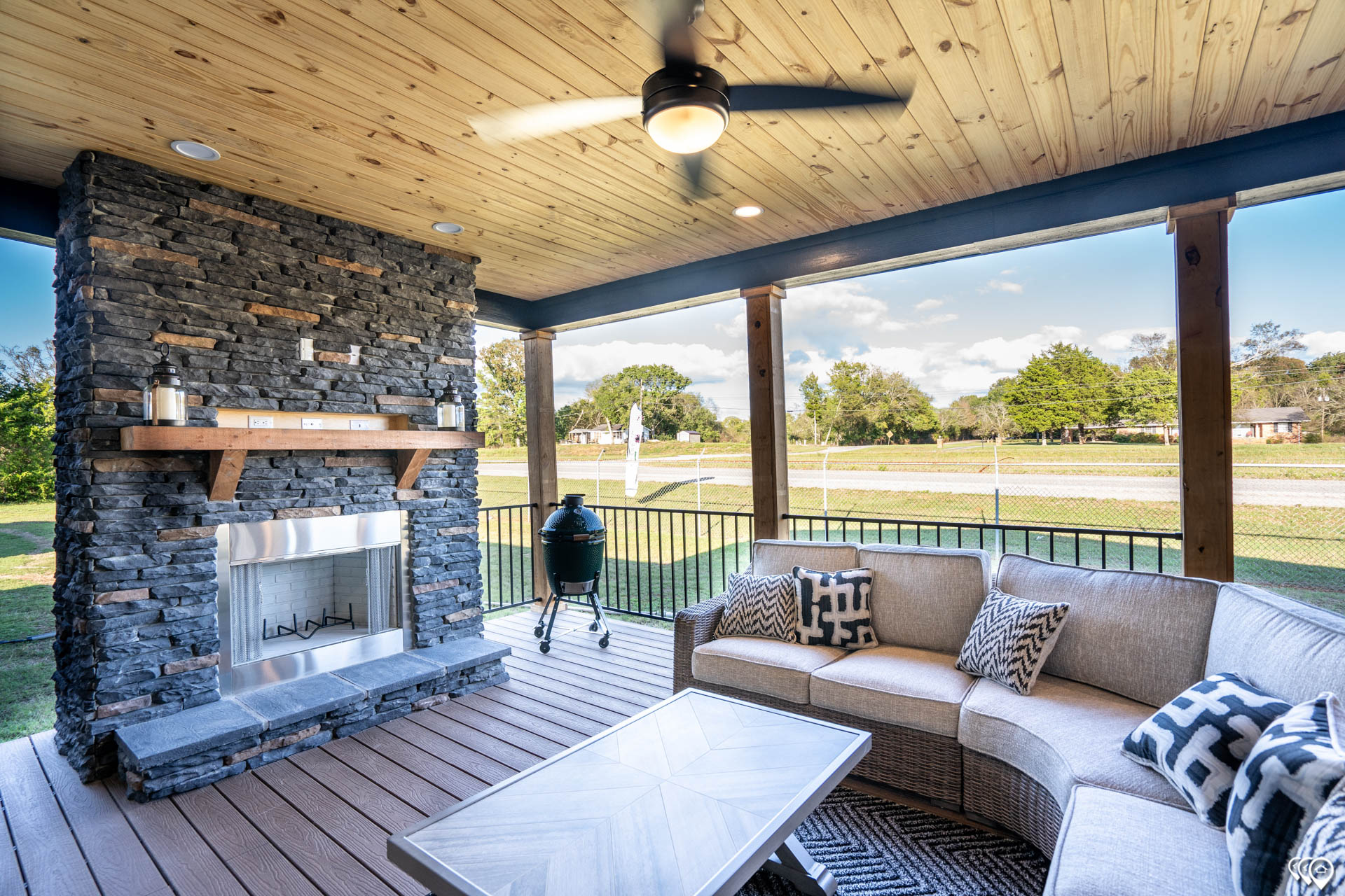 🏠Franklin Friday🏠 -High Quality Craftsmanship -9Ft ceilings -The ...