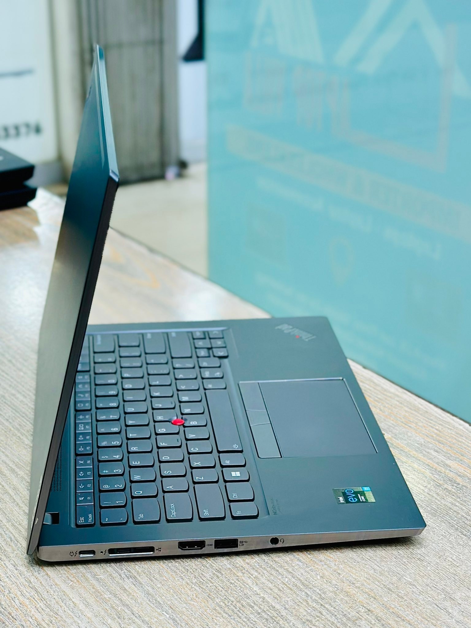 Lenovo ThinkPad T14 Gen 4 Intel Core i7-1355U, 14