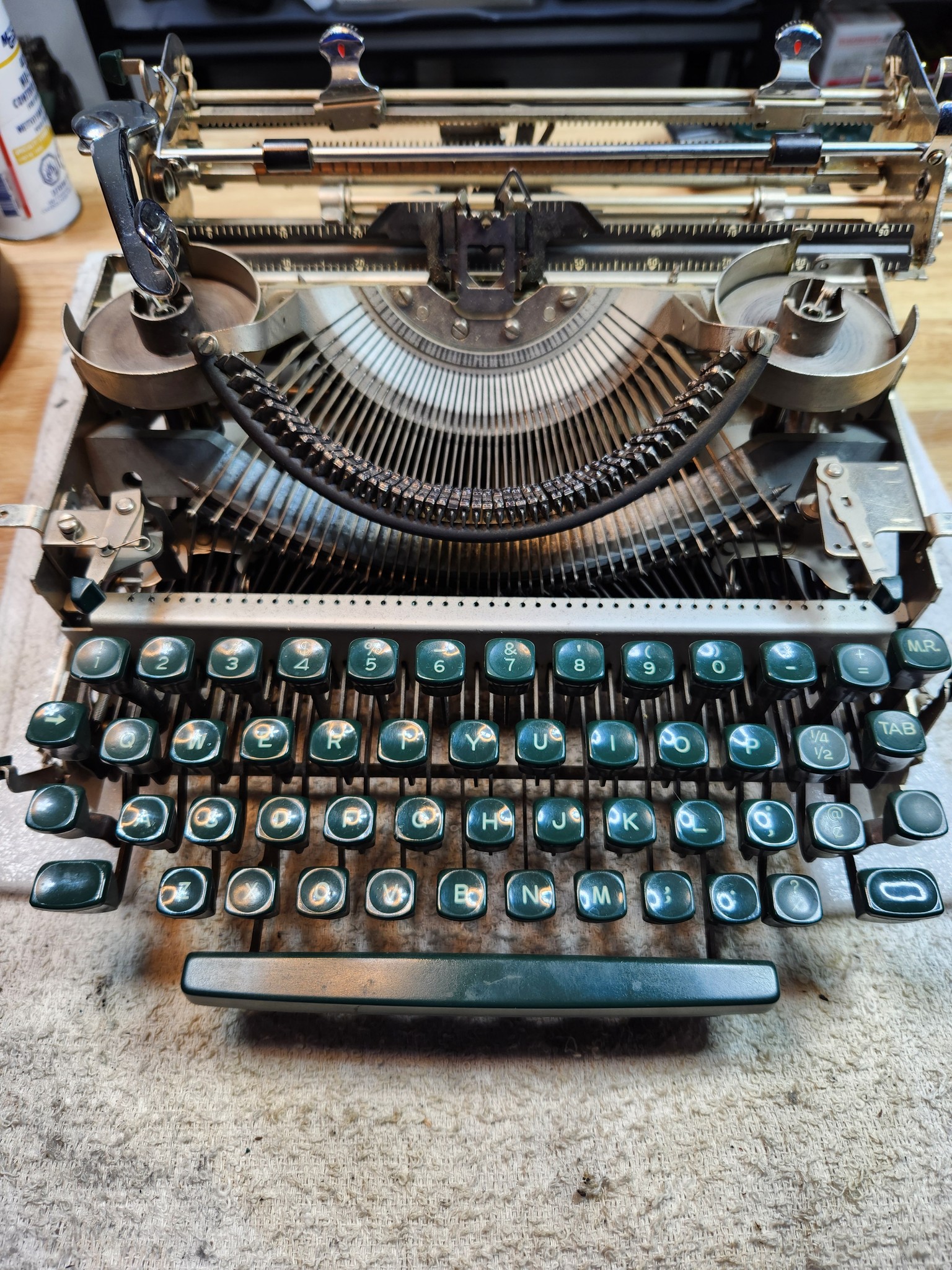 Restoring a Remington Quiet-Riter typewriter