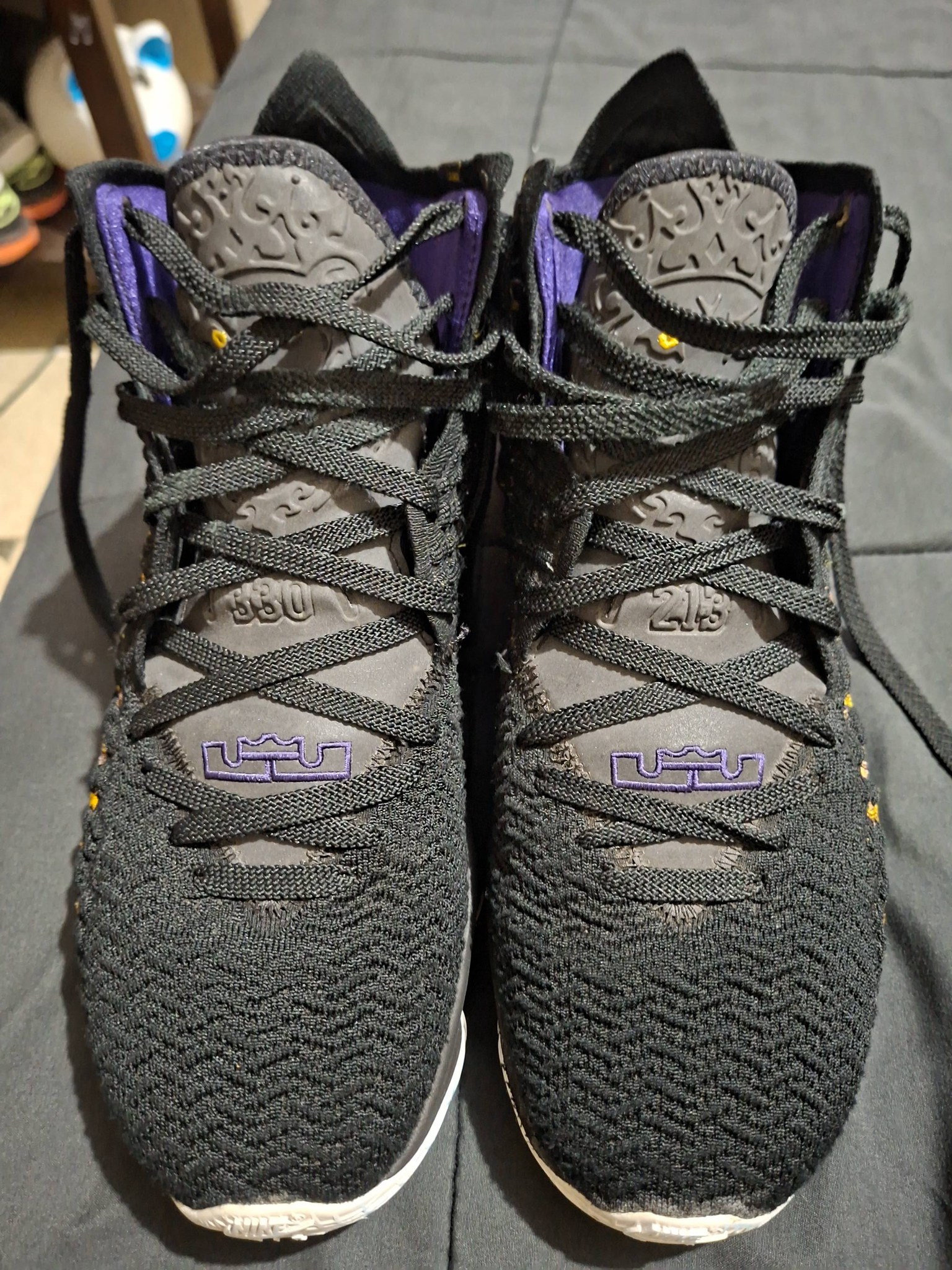 Venta 🤩 Lebron 17 Lakers away 9.5us 27.5cm $1300🏀🤩