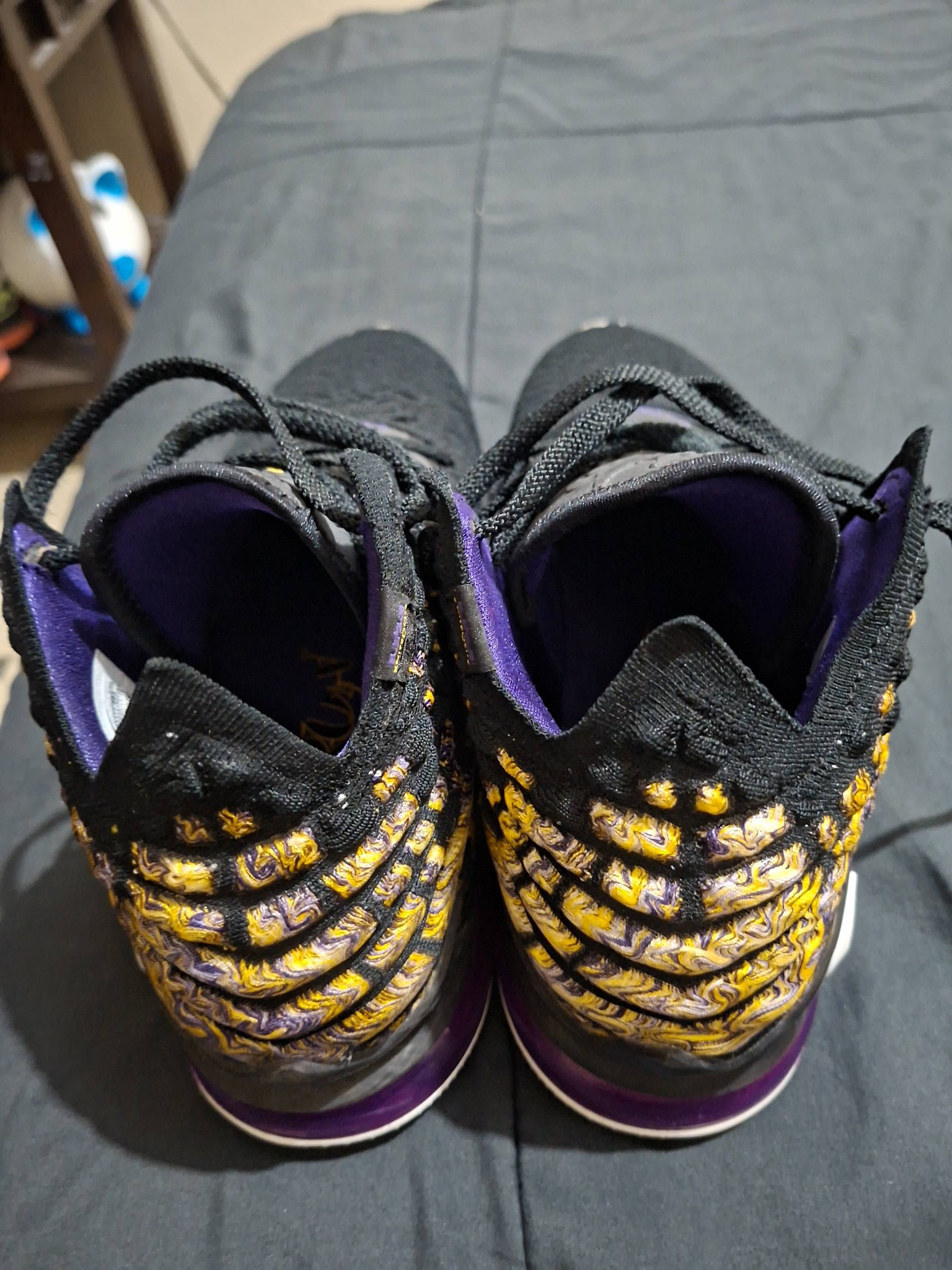 Venta 🤩 Lebron 17 Lakers away 9.5us 27.5cm $1300🏀🤩