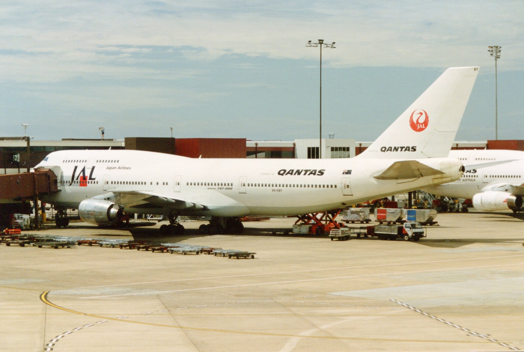Qantas Boeing 747 leased to Japan Airlines