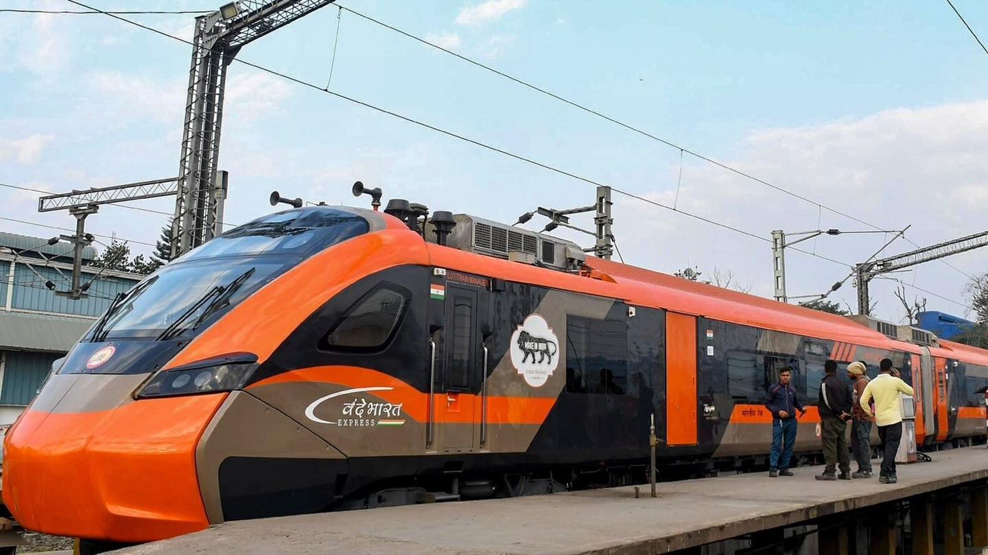 India's first Vande Bharat Sleeper Express is here! 27575/27576