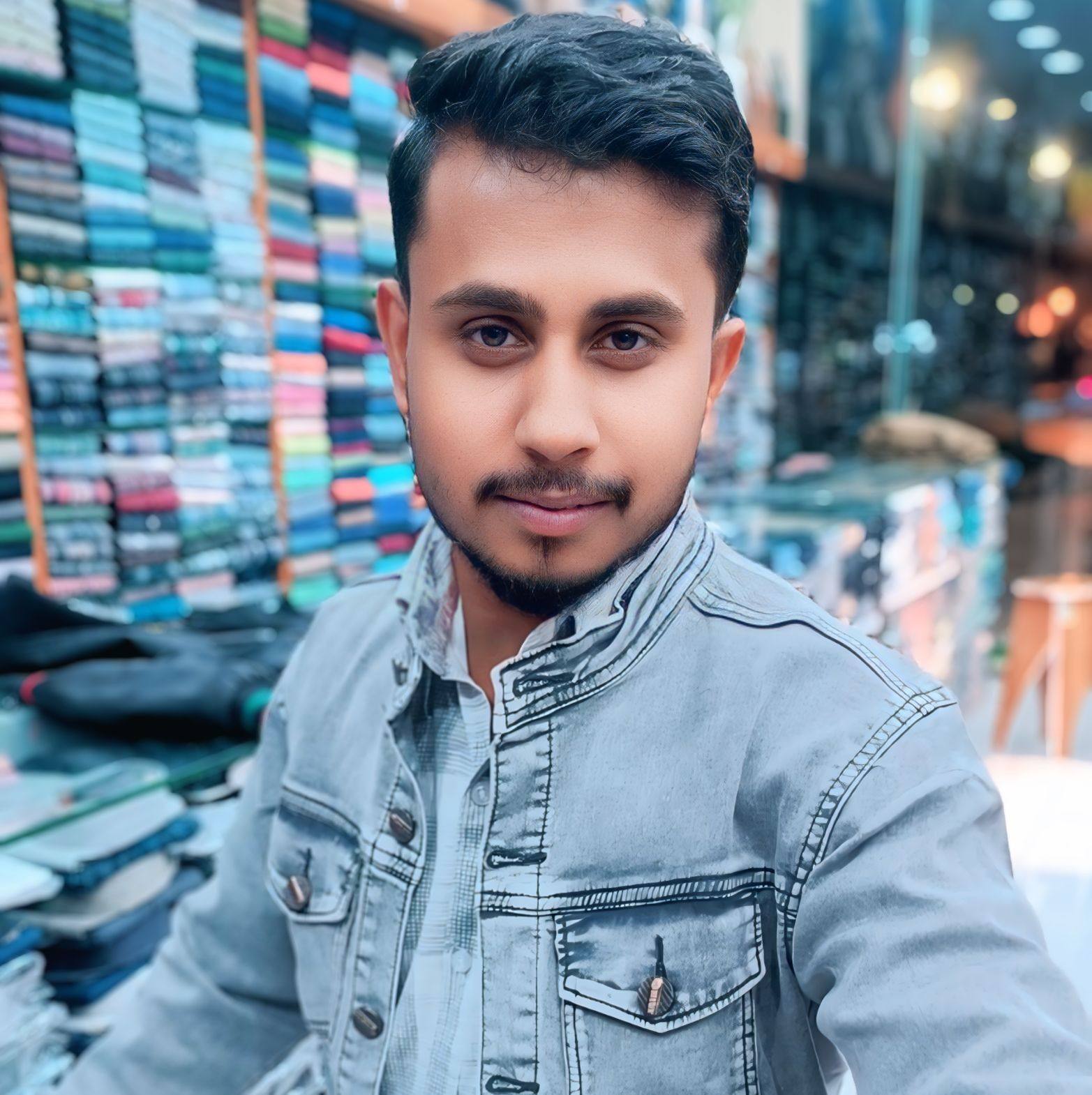 Saroop Khan
