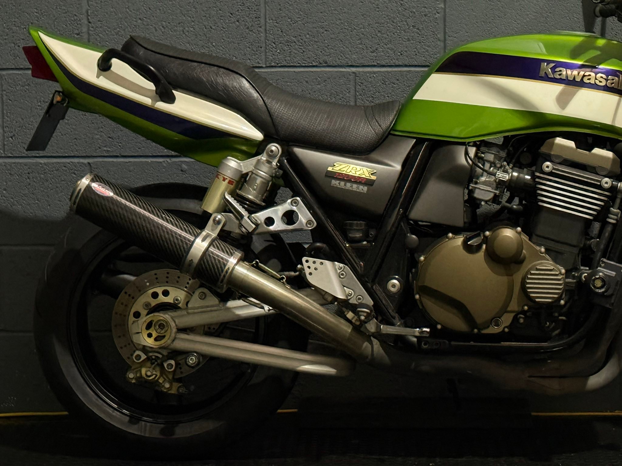 Kawasaki ZX12R for sale with new parts