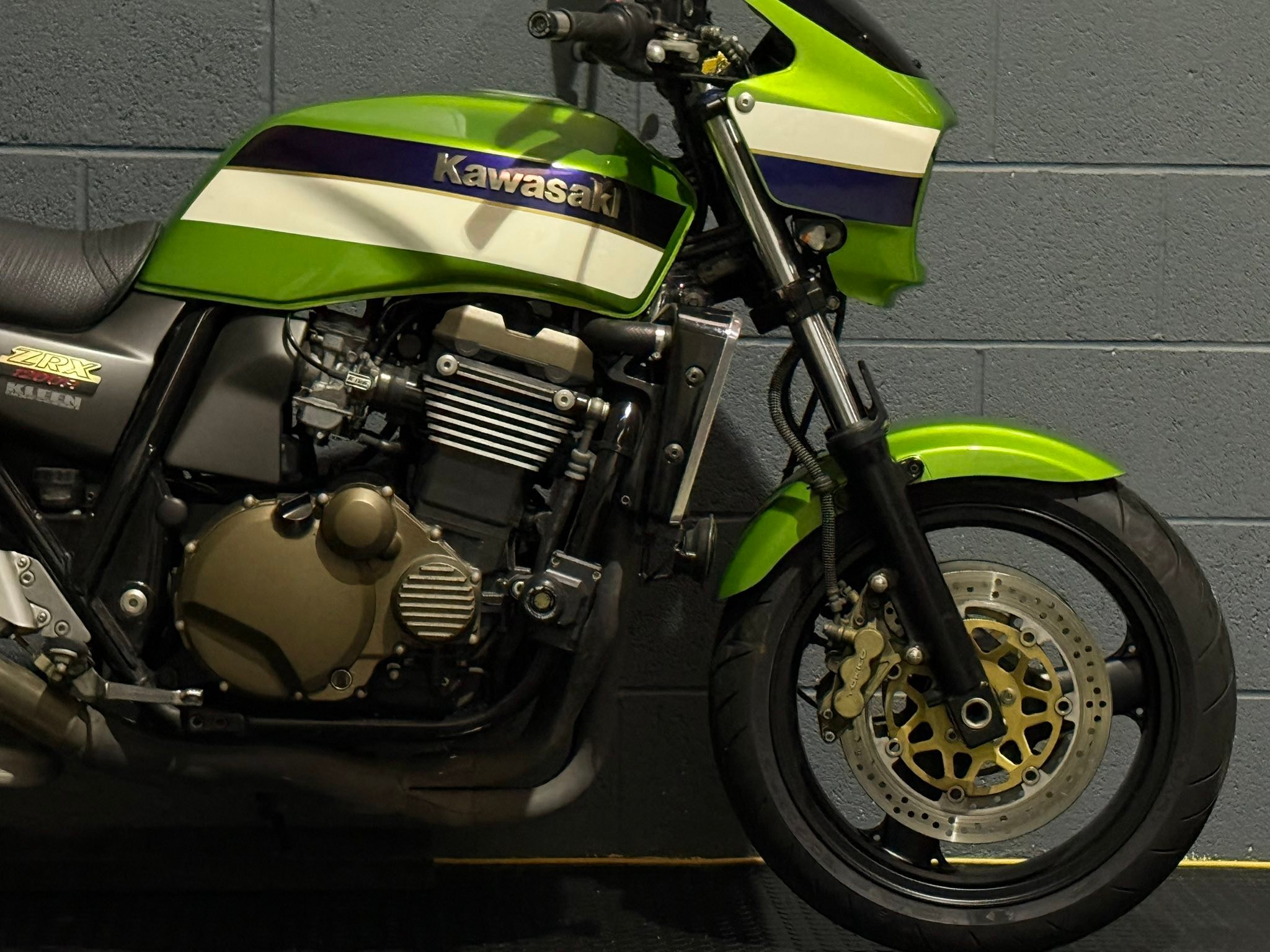 Kawasaki ZX12R for sale with new parts