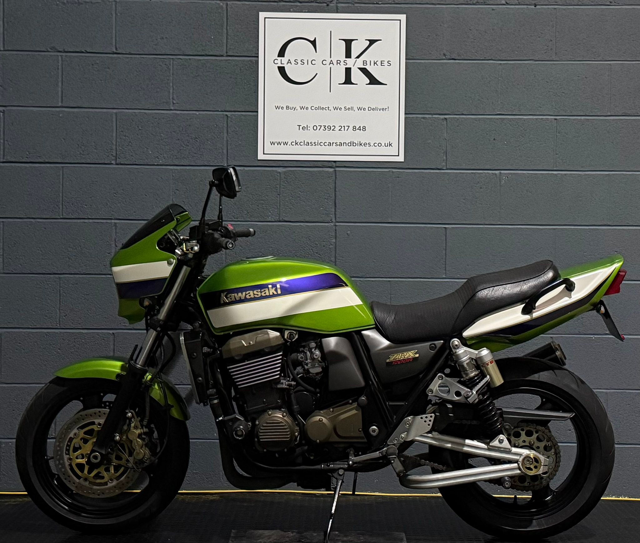 Kawasaki ZX12R for sale with new parts