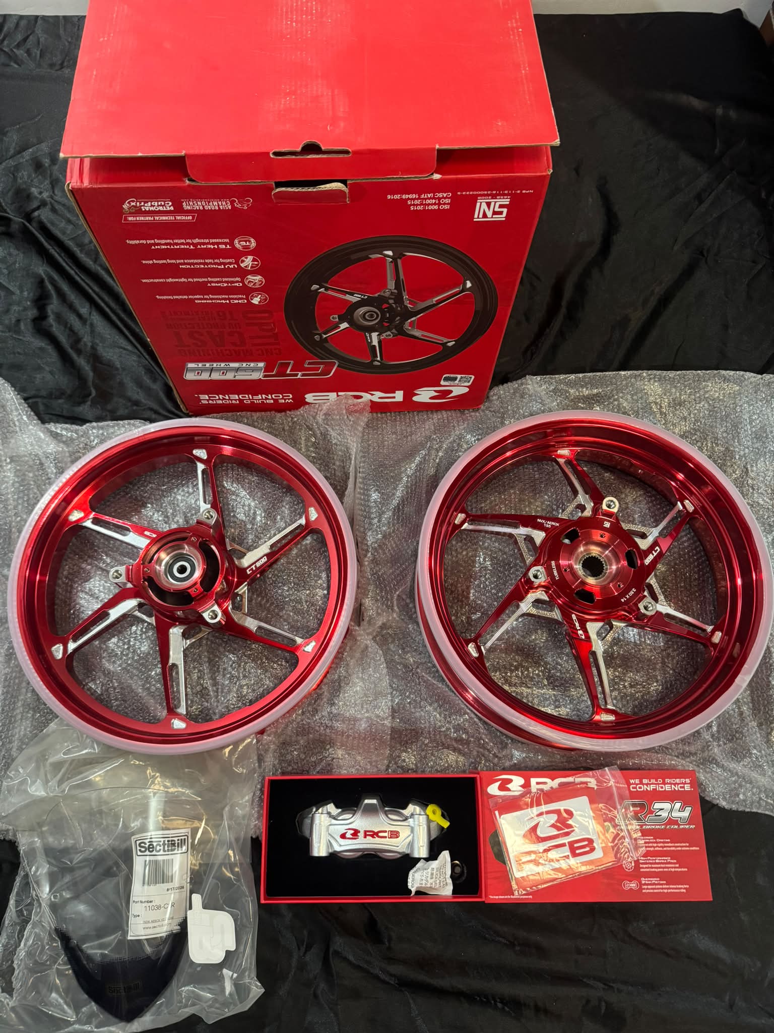 BRANDNEW swap Rcb CT600 (silver) pang Aerox V3 Swap or sale