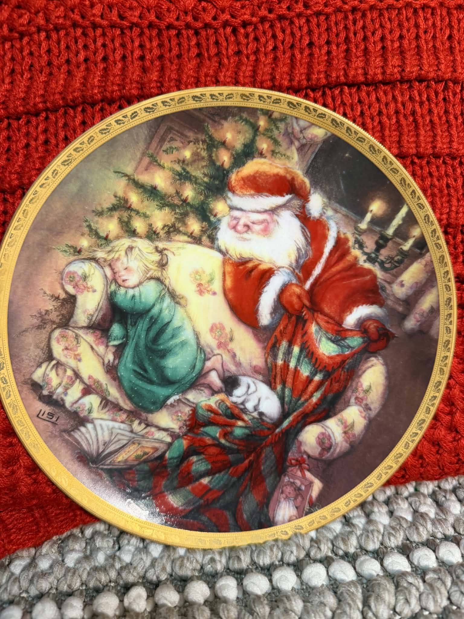 Vintage Christmas plates for sale or display