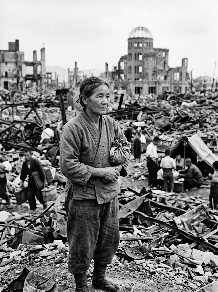 A powerful image from postwar Japan—this iconic 1950s Asakusa