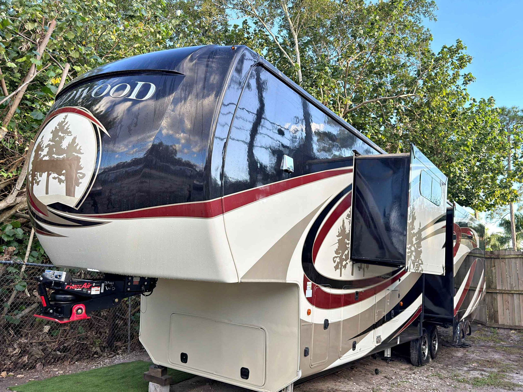 2018 Crossroads Redwood Rw39fl