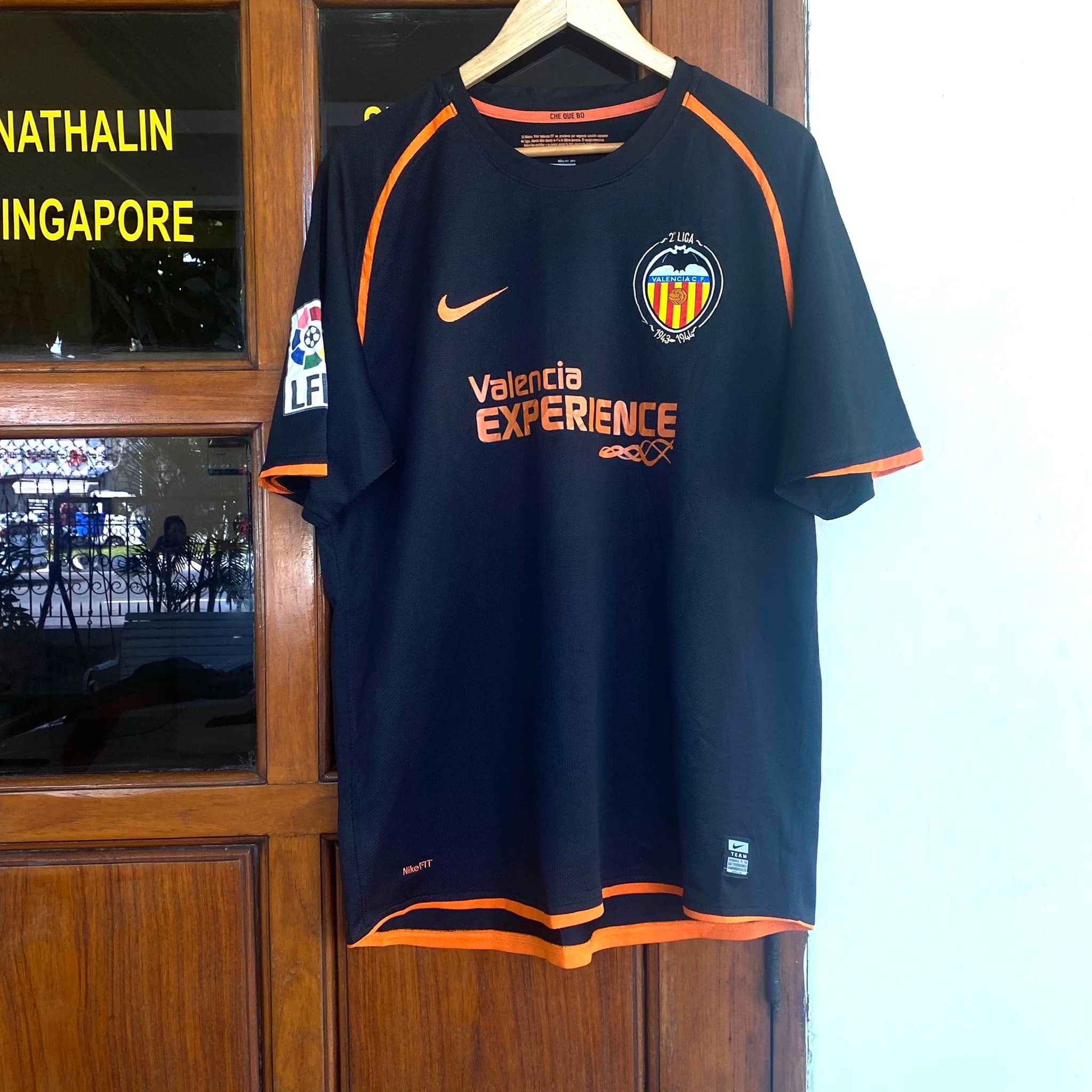 Valencia 2004 Away by Nike | Aimar 🇦🇷 Hitting the site on Friday