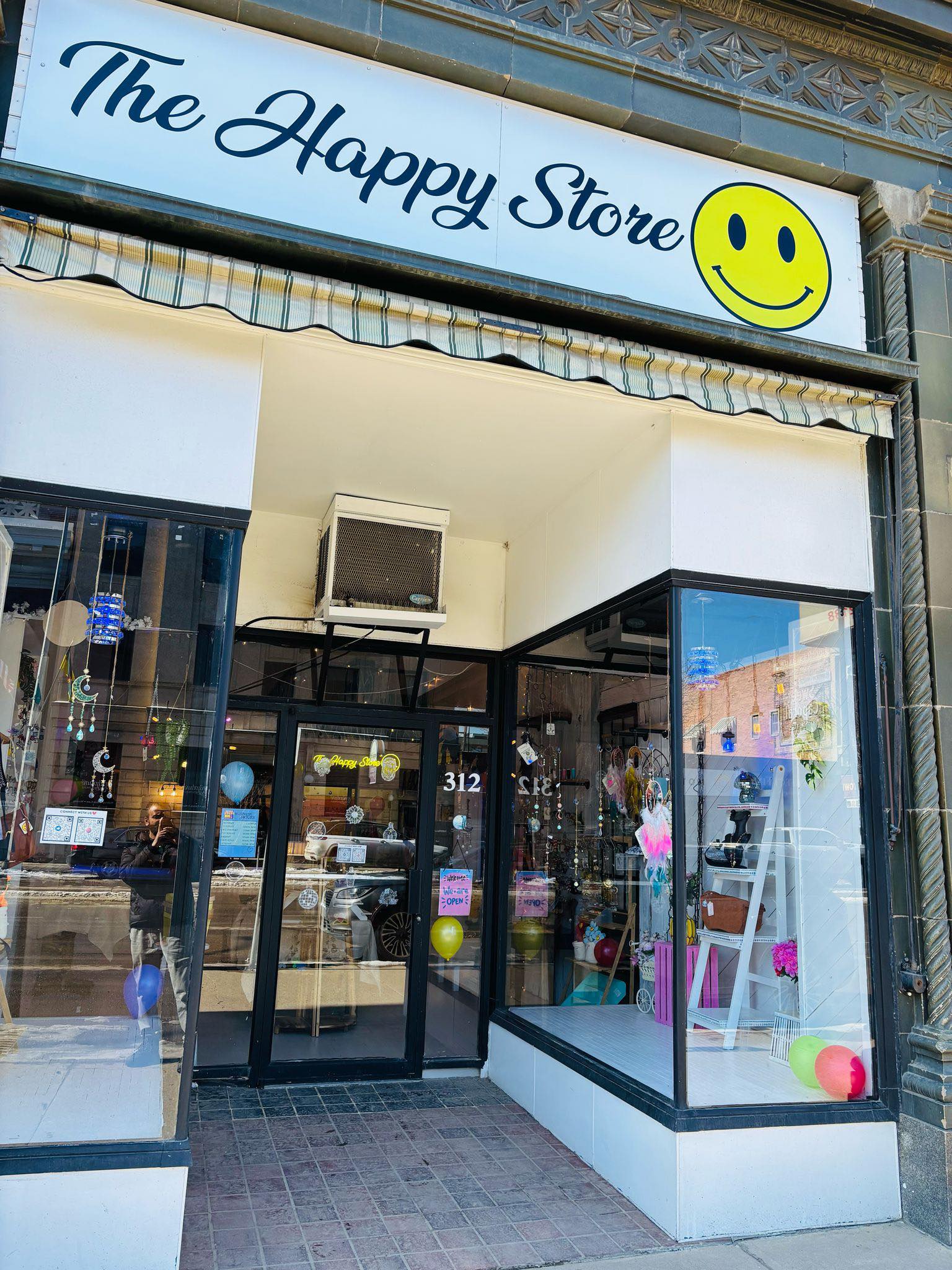 Happy Store☺︎ 徐々に値下げページ The Happy Store (@61572202756803) - Photos | Facebook