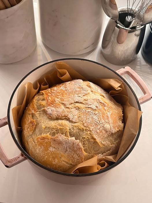 The Easiest Bread in the Entire... - Queen of the Kitchen | Facebook