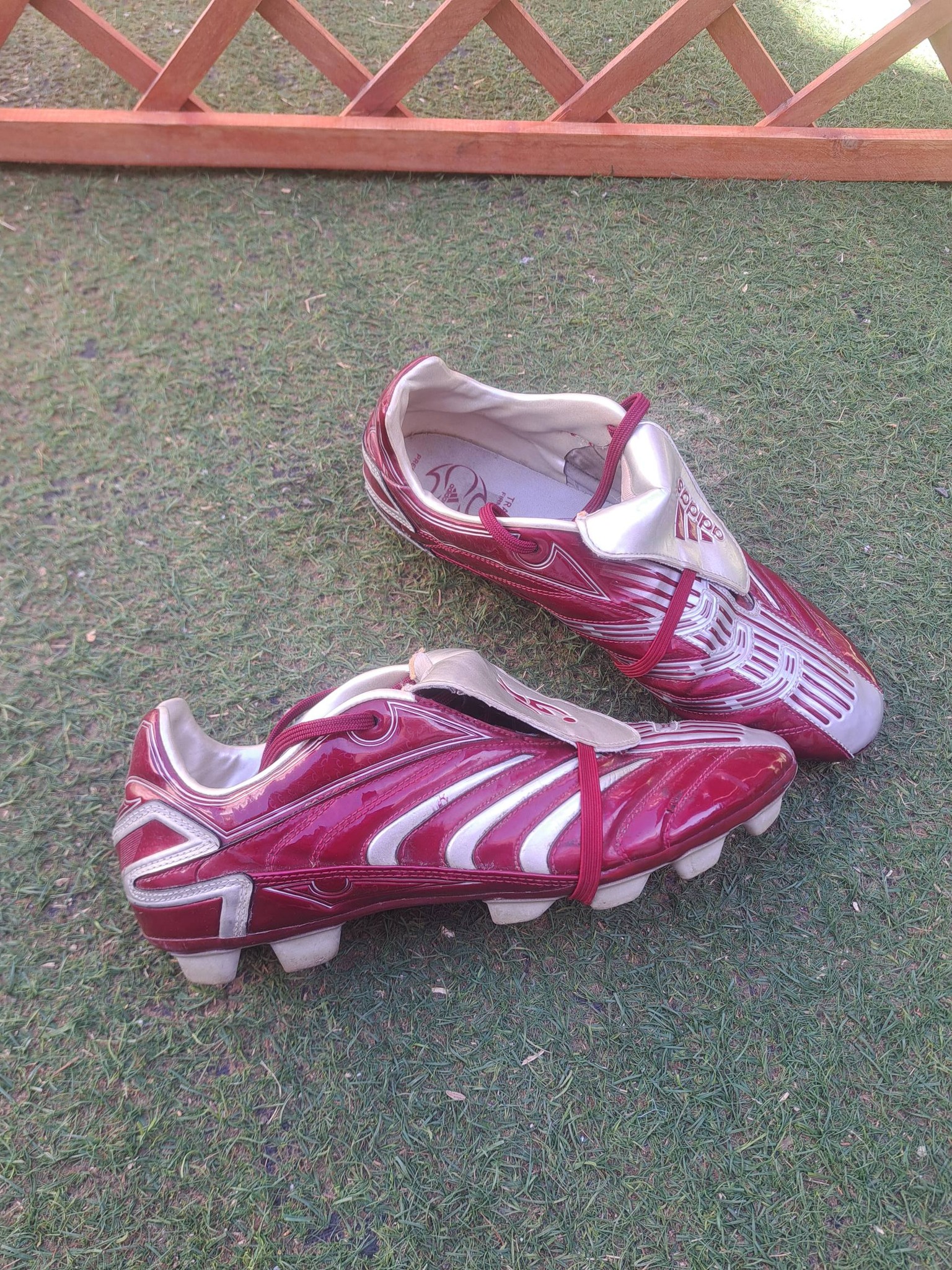 Se venden zapatos de fútbol Adidas Predator Absolute TRX 2006