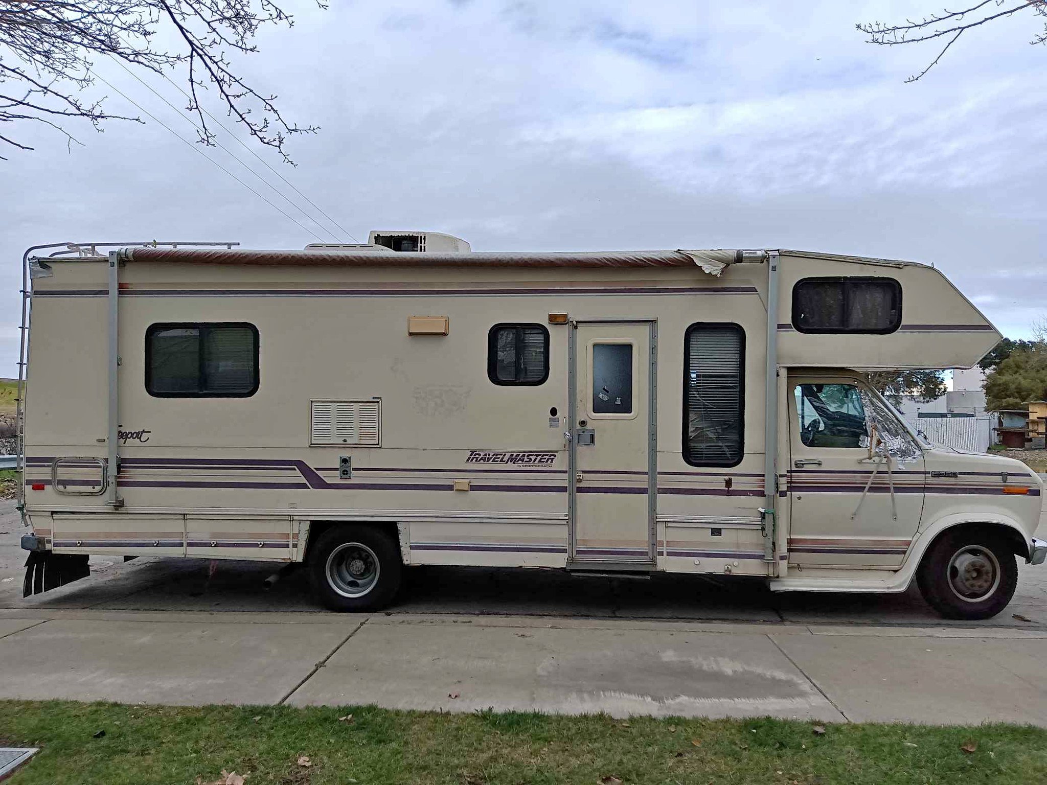 1981 Ford Travel master