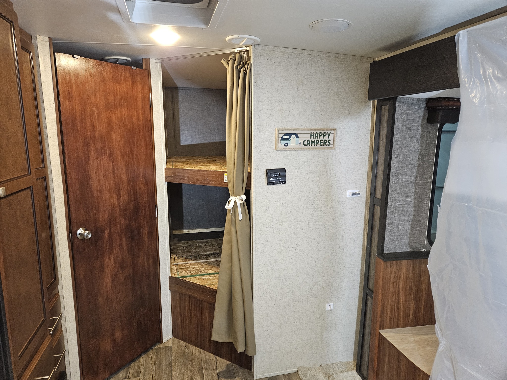Adventure RV Center at Lake of the Ozarks | Versailles MO