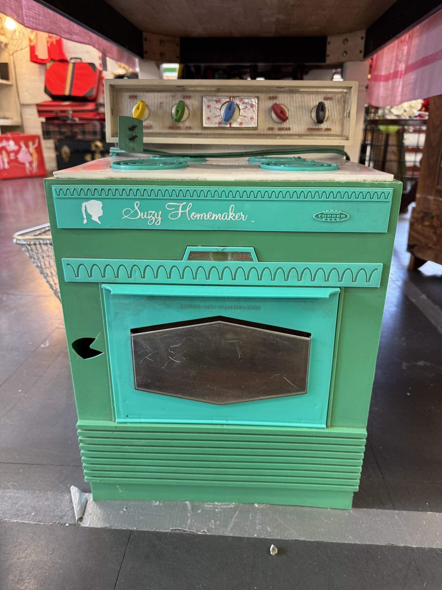 Vintage Suzy Homemaker oven from 1968