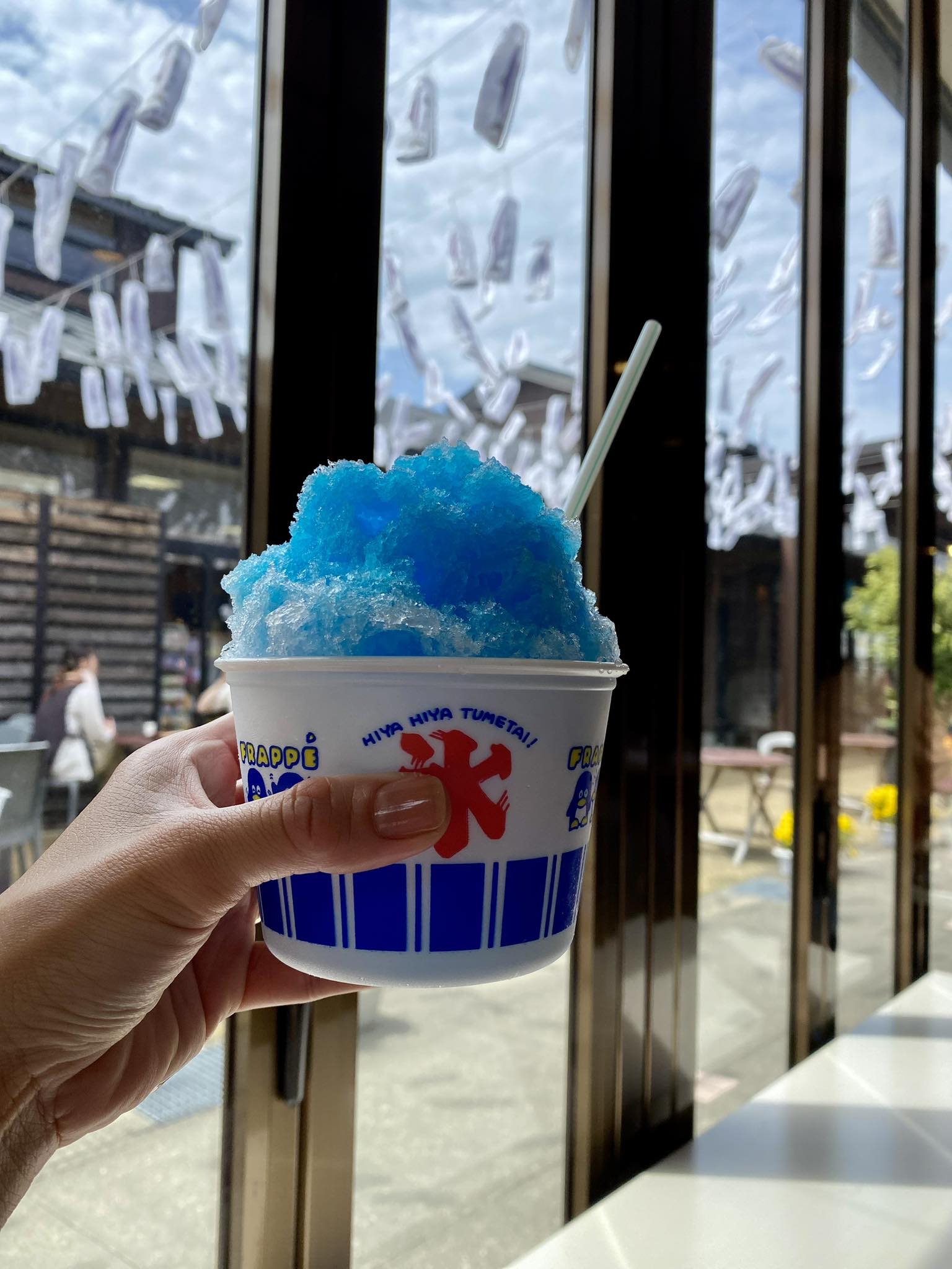 Kakigōri (かき氷) ❄️🍨🍧is a Japanese shaved ice dessert