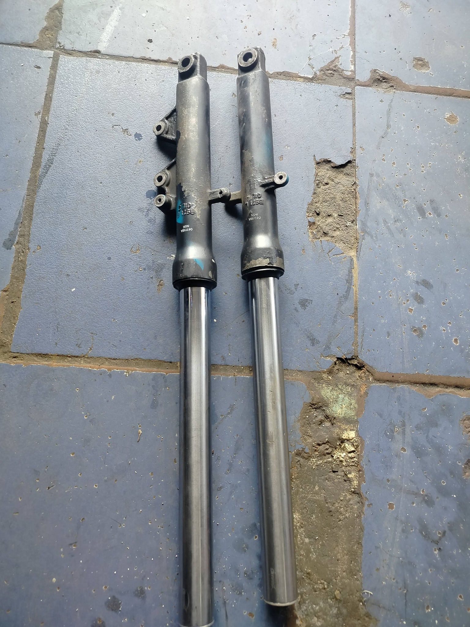 Vendo barras de fz 2.0 original sin rallones sin fugas