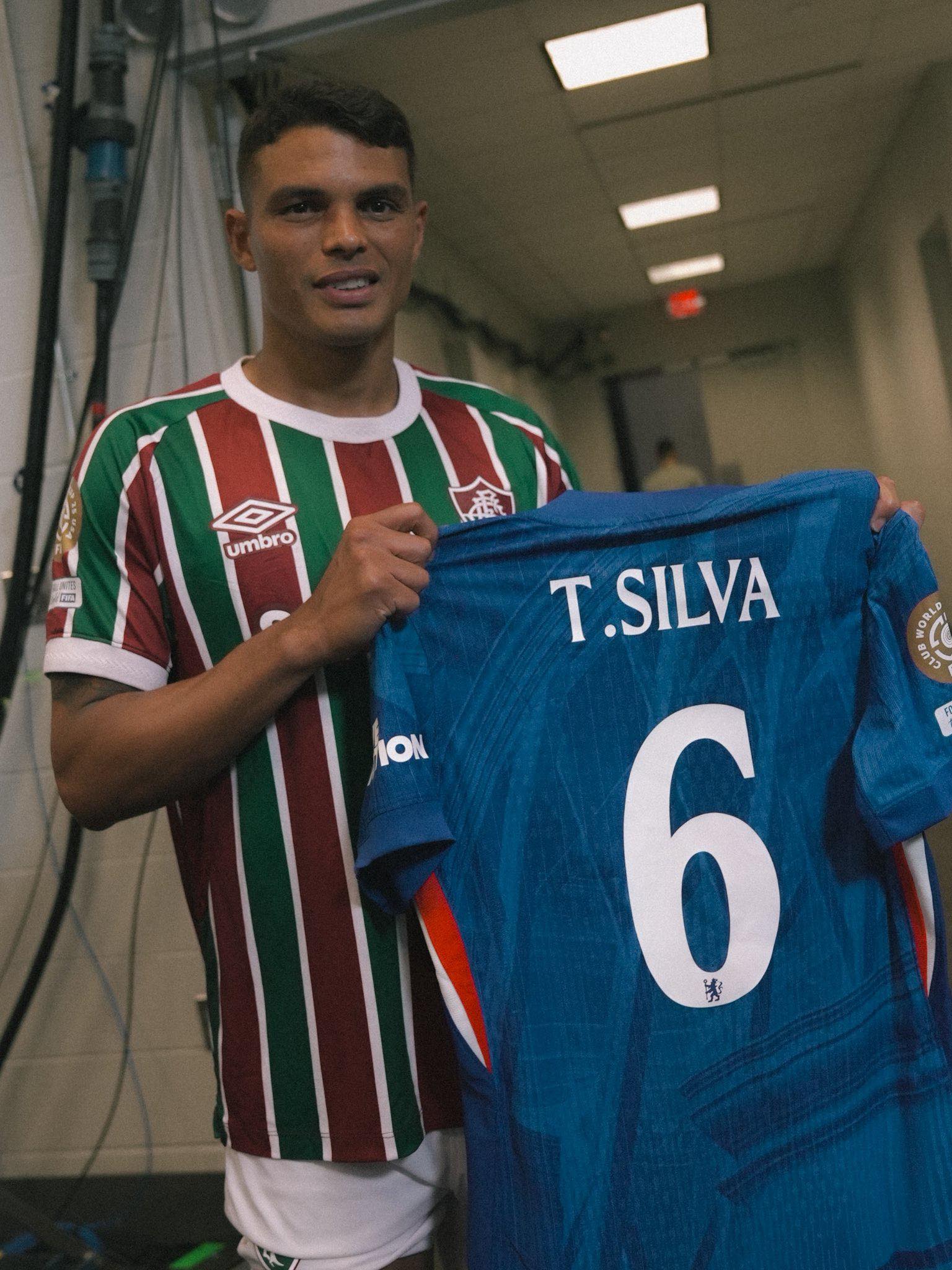 Chelsea gifted Thiago Silva a Chelsea shirt after their Club World