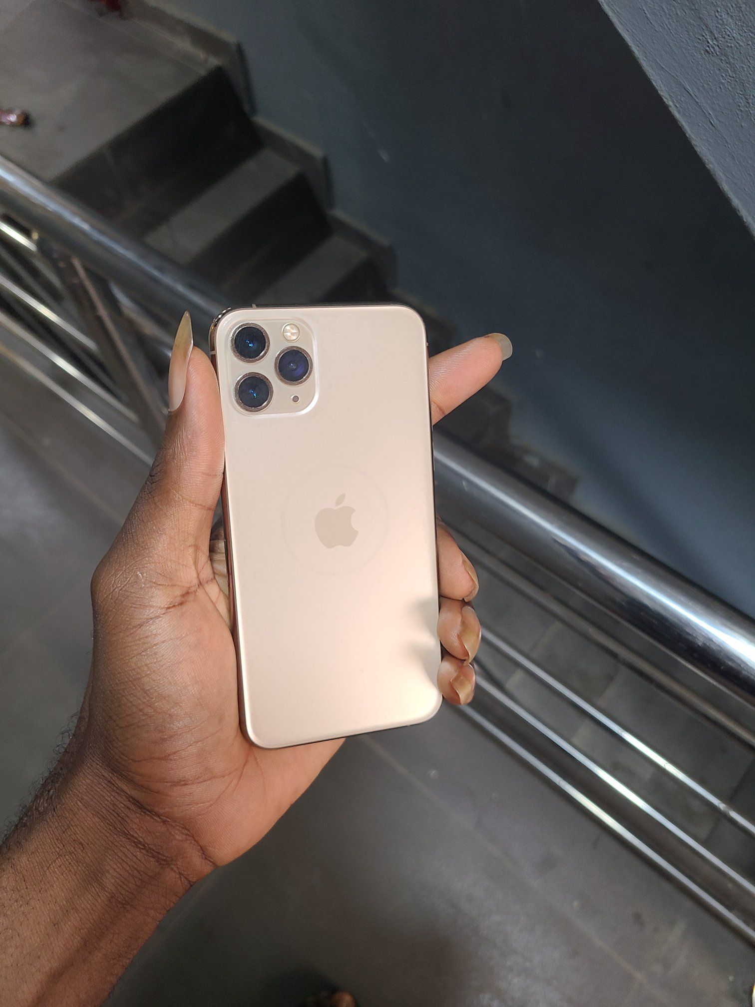 IPhone 11 pro 64gb no face ld no change part battery 77 true tone