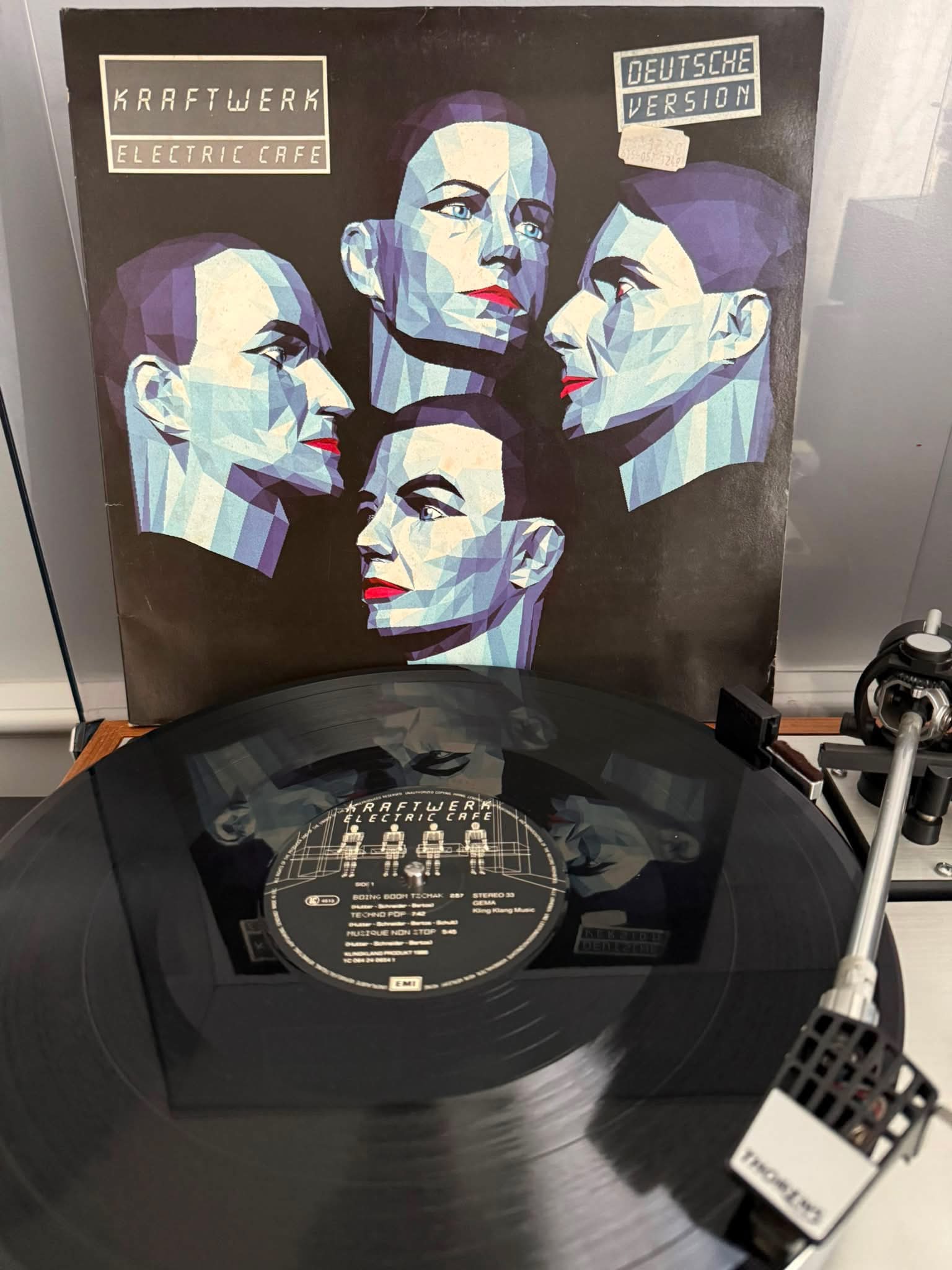 Kraftwerk - Electric Cafe (1986 EMI)