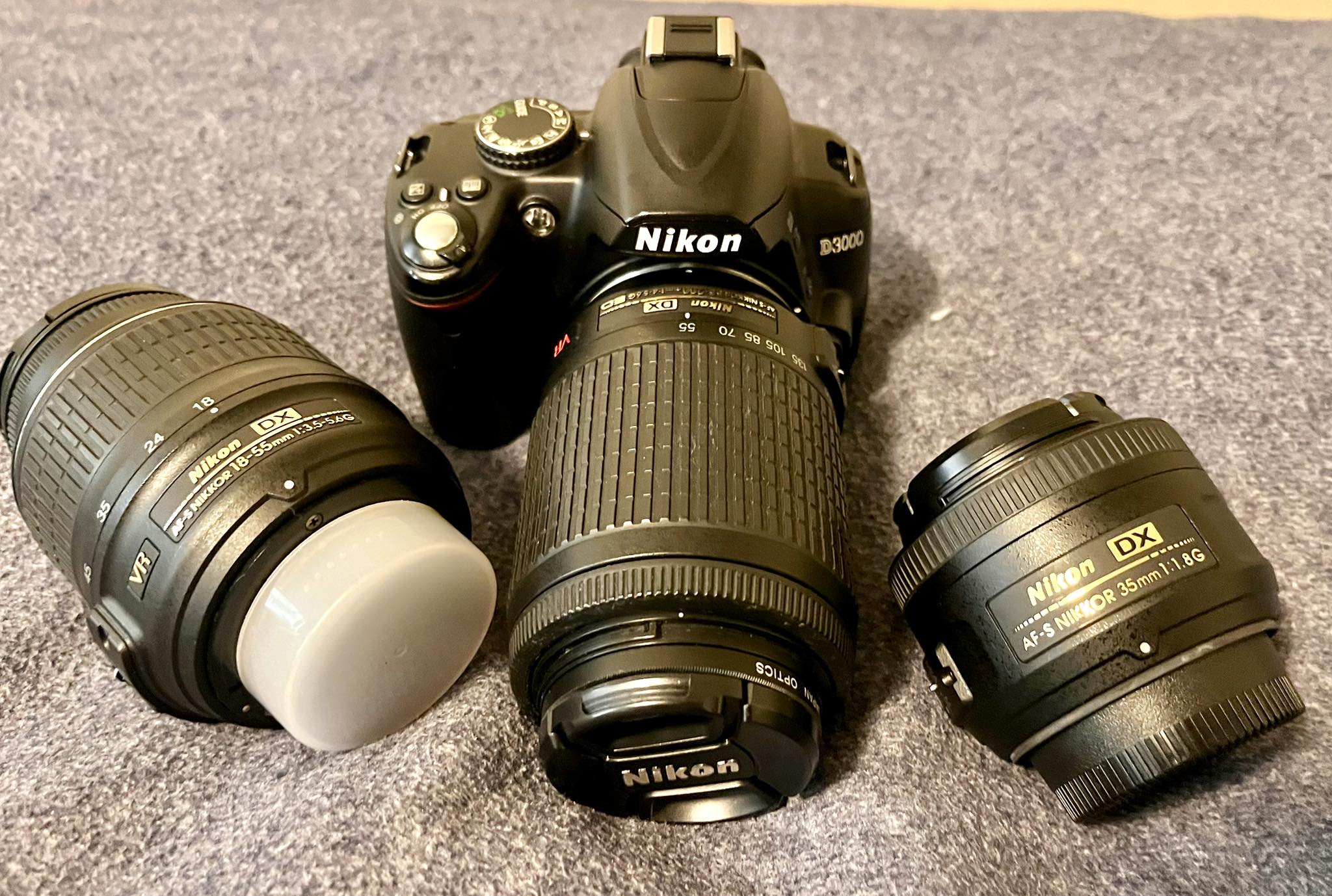 Nikon D3000 kit found at thrift shop
