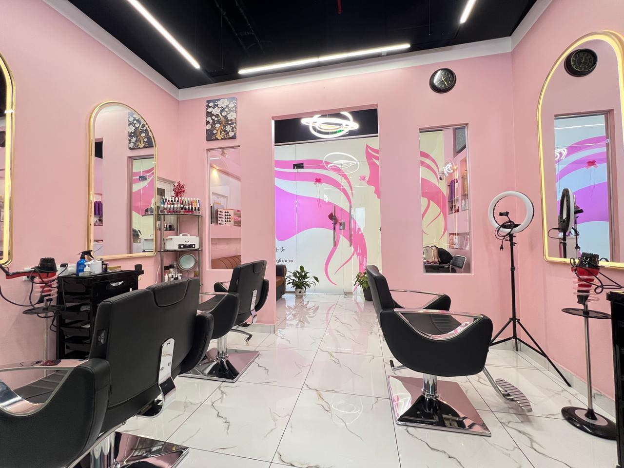 Look At Me Ladies Beauty Salon | Dubai