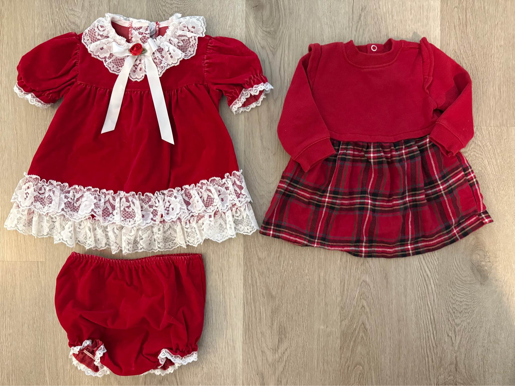 BABY GIRL VINTAGE CHRISTMAS DRESS with BOTTOMS & PLAID CHRISTMAS DRESS! SIZE: 3-6 months PERFECT for CHRISTMAS PICTURES!! PICKUP: SANTA MARIA ACCEPT: CASH, VENMO, CASH APP, ZELLE