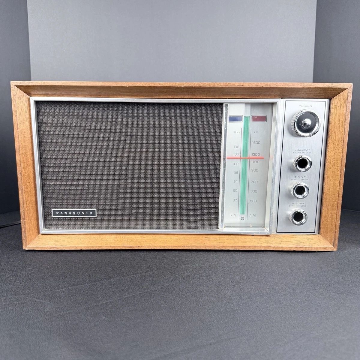 Panasonic RE-7259 vintage radio specifications