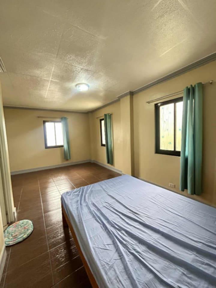 ROOM FOR RENT | Facebook