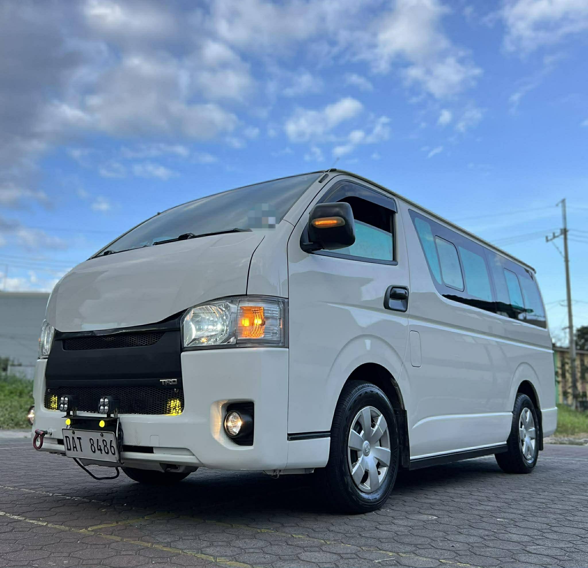 🏁 2022 TOYOTA COMMUTER DELUXE DIESEL- MT ( 23T+ ODO ) 💰 P1