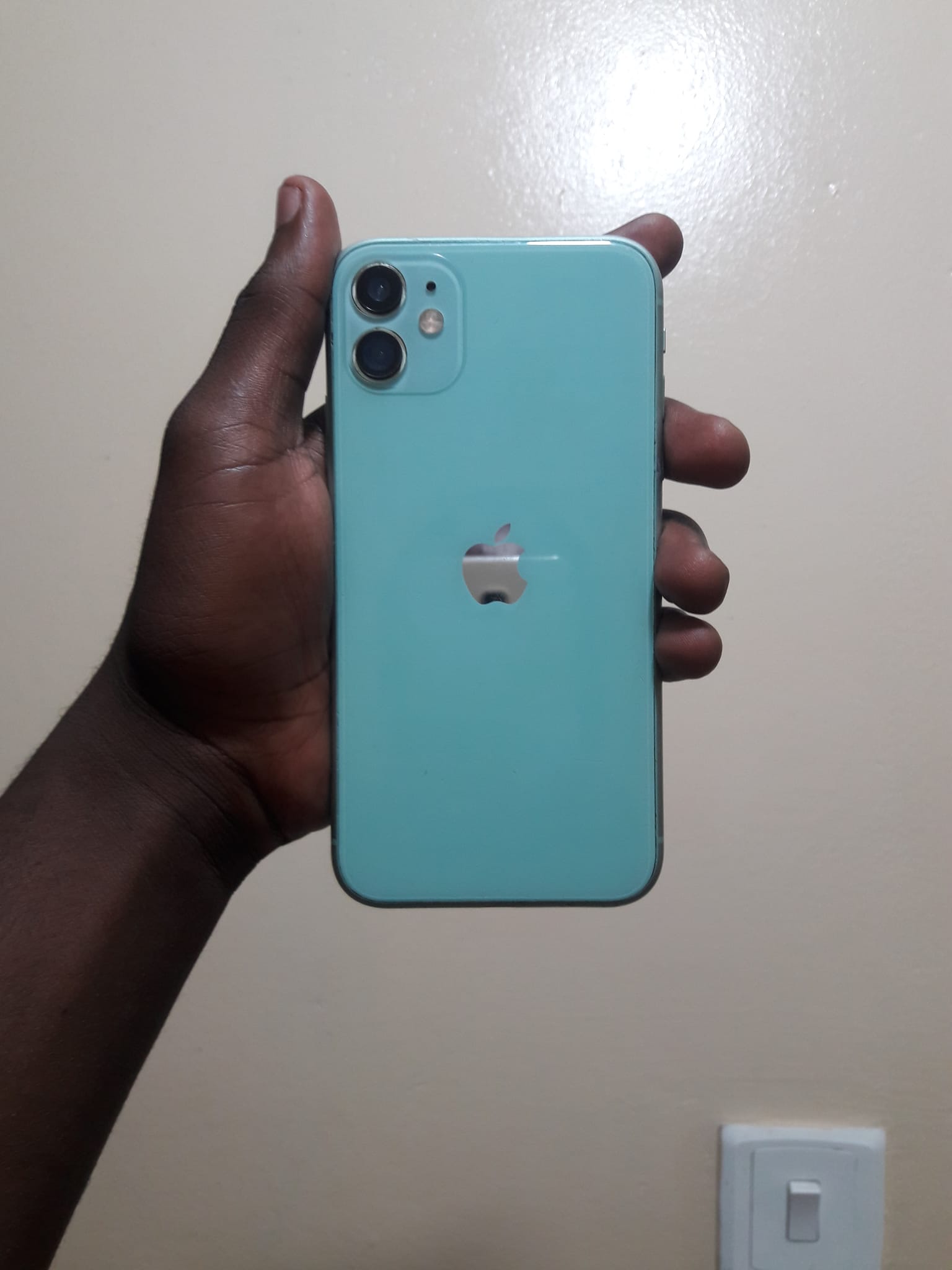 IPhone 11 No SIM tray Has no cracks Battery health 78 Has no face 