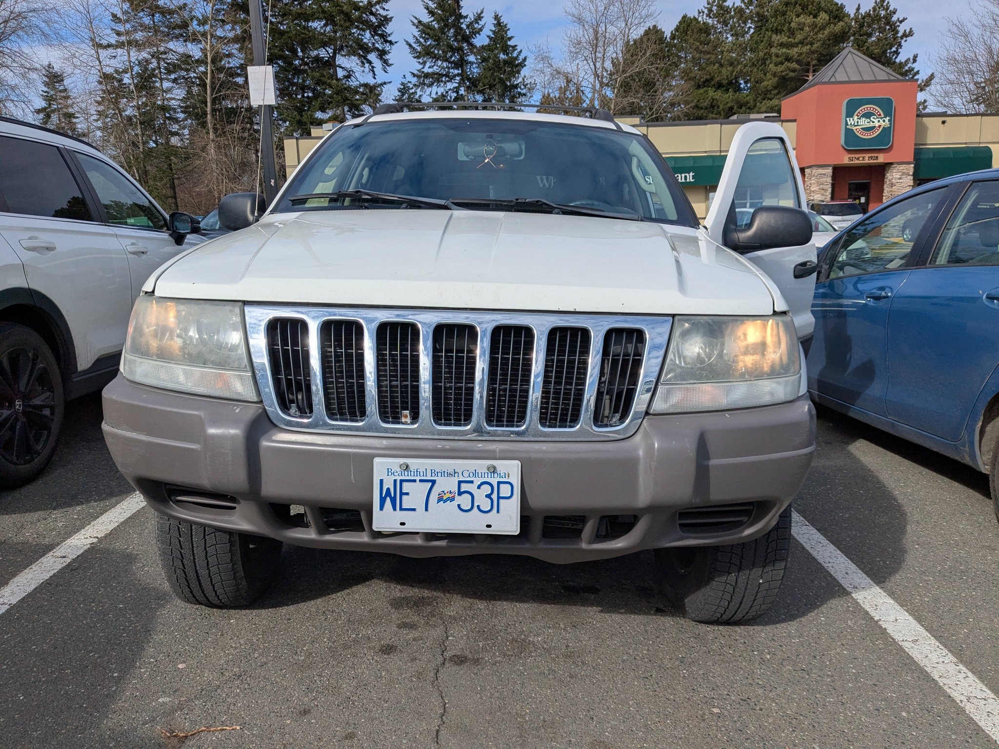 Pair Clear Headlights For 1999-2004 Jeep Grand Cherokee – Chrome Housing, Halogen, Direct Fit