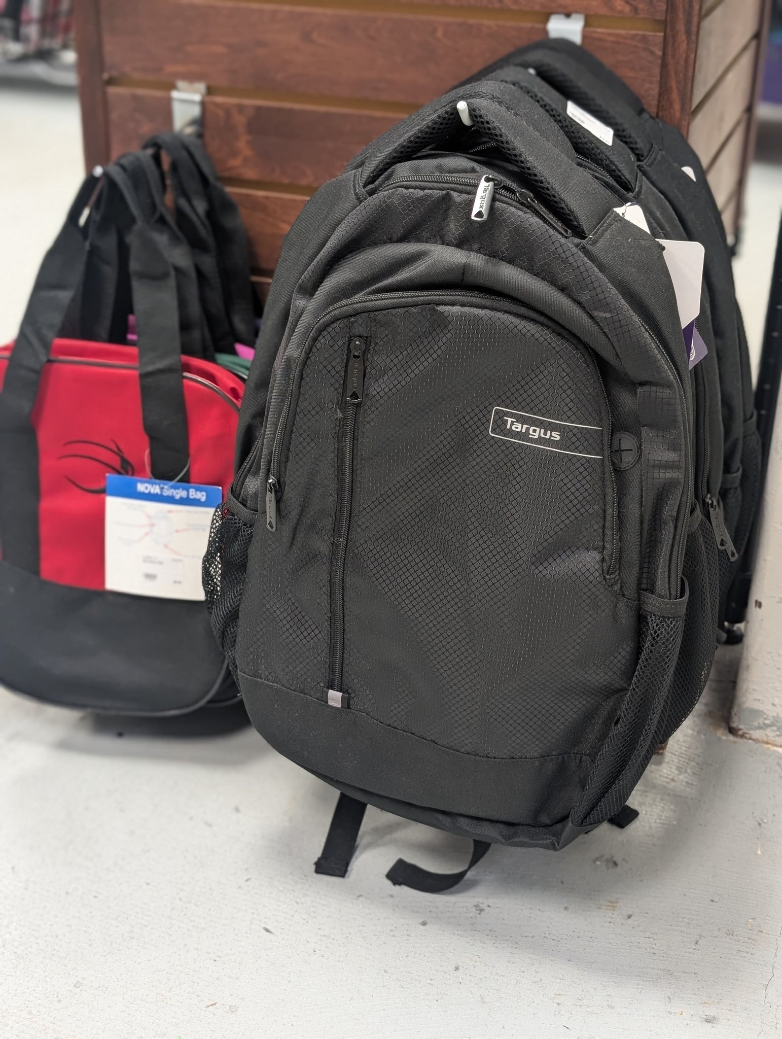 jansport backpack front pouch has holes SuperBreak® Plus With a dedicated laptop Style_Mesh Fjallraven High Coast Foldsack Color:Deep Lake