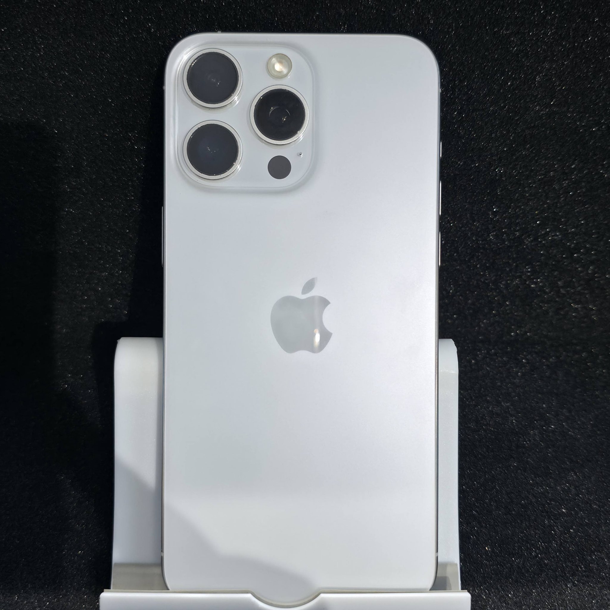 iPhone 15 Pro Max (512GB) - White Battery Health 86% CC 546 Body