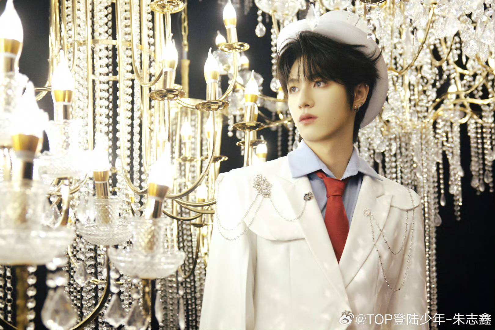 TOP 登陆少年朱志鑫