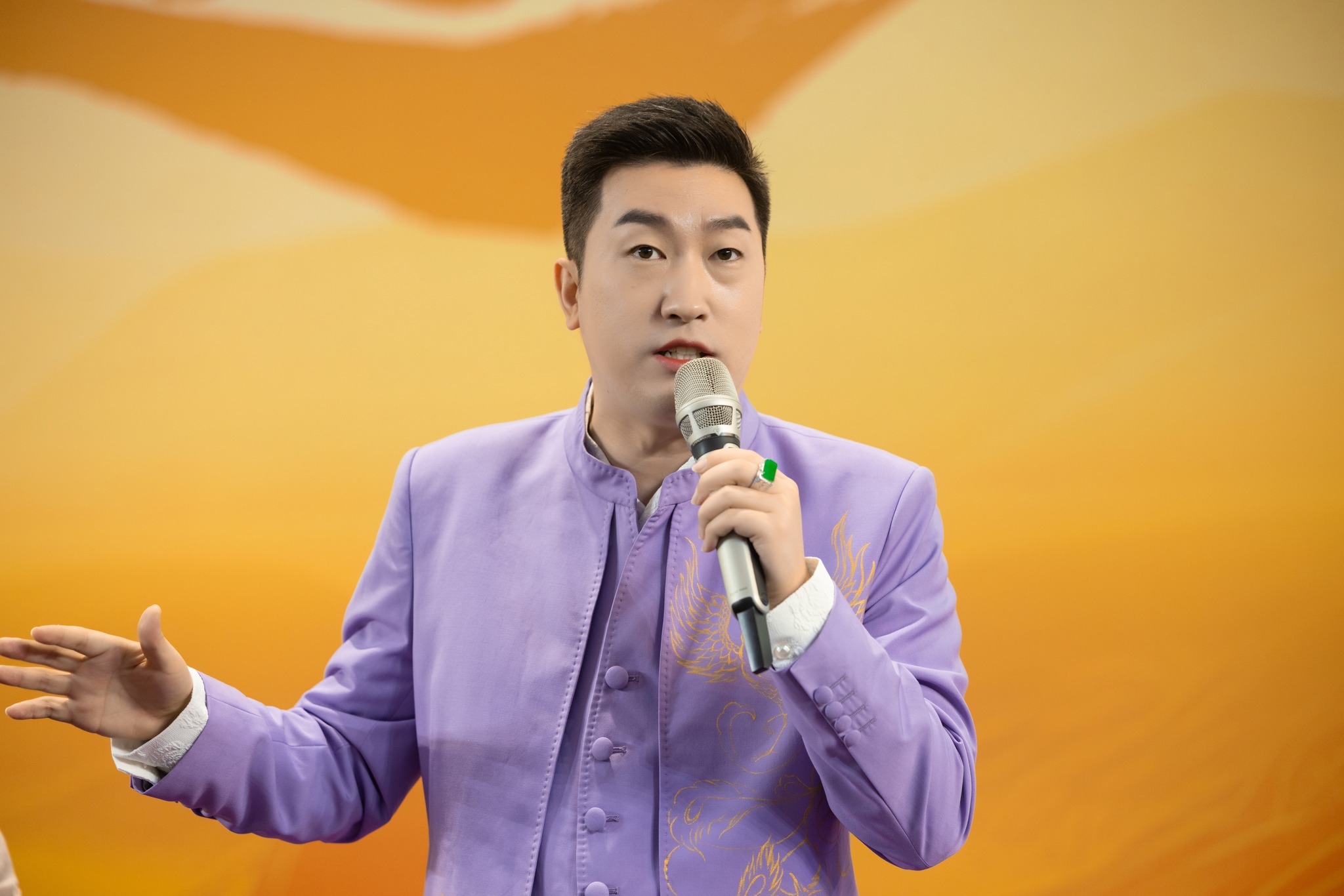 周文强文化传媒