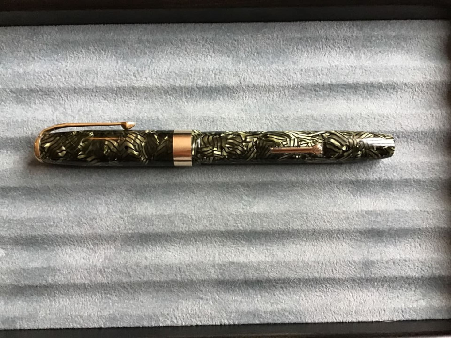 Discovering vintage Conway Stewart 28 fountain pen