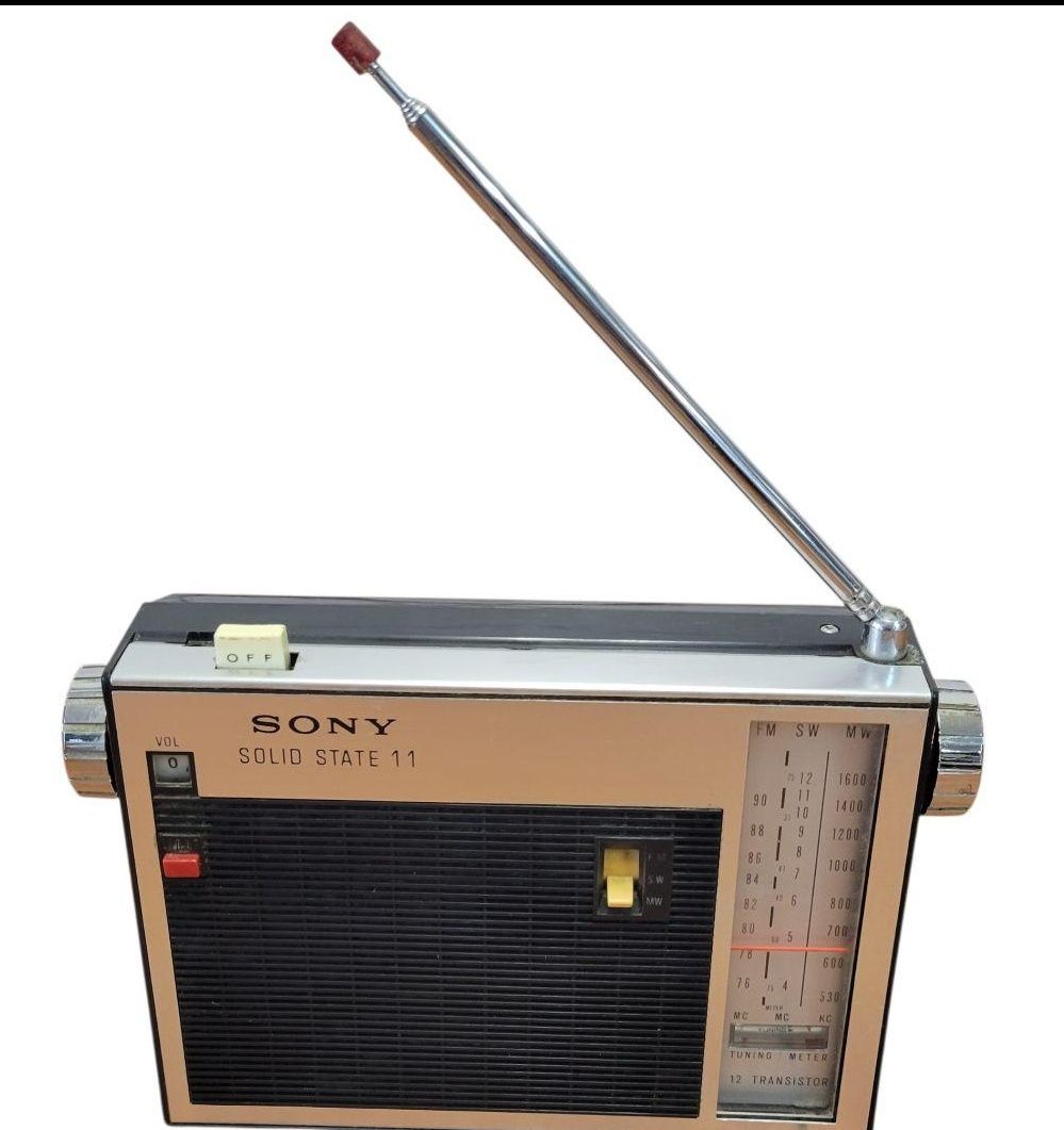 Sony Solid State 11 TFM-110F Radio