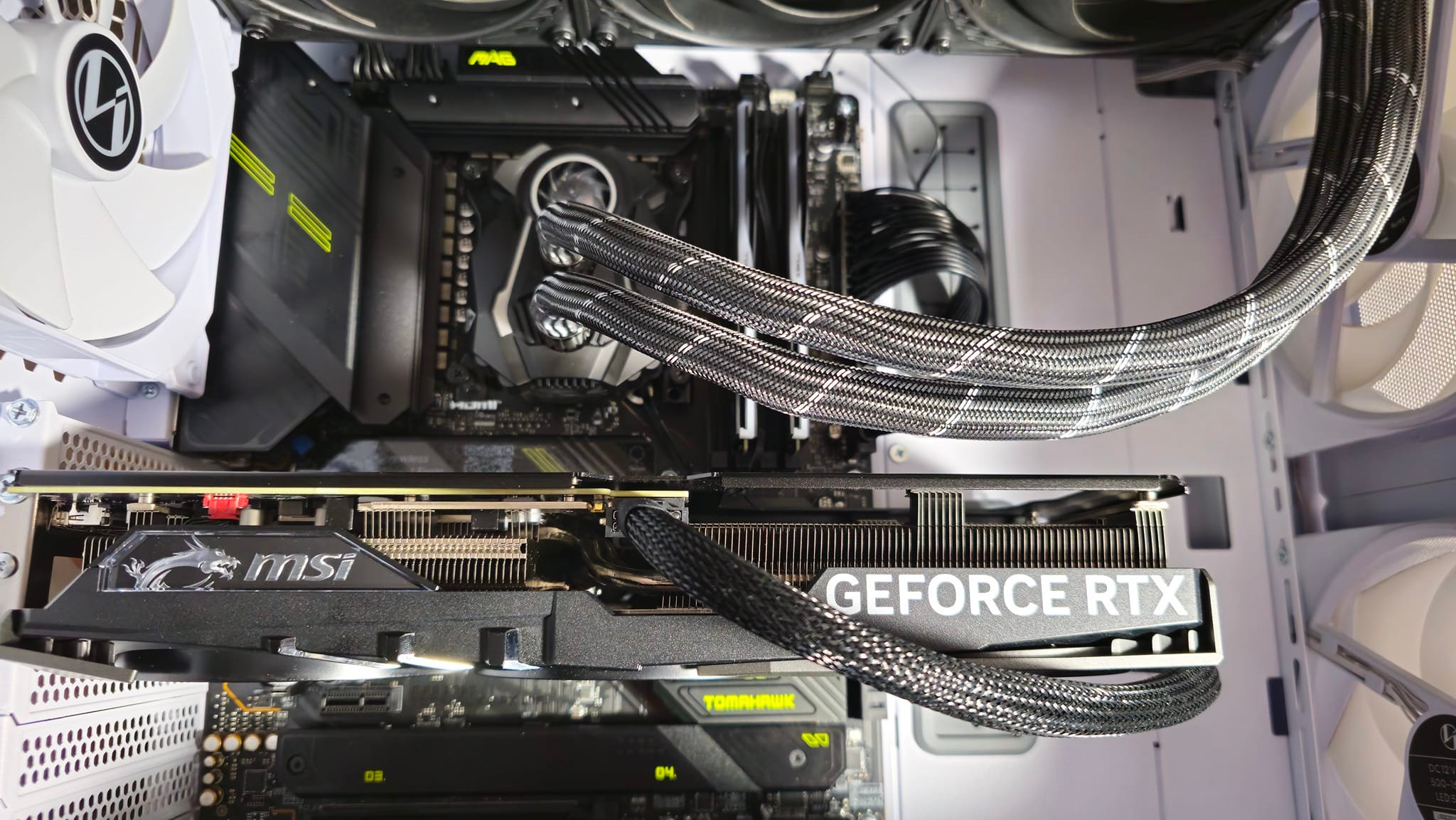 Overclocking Intel 14700K CPU with custom voltage settings
