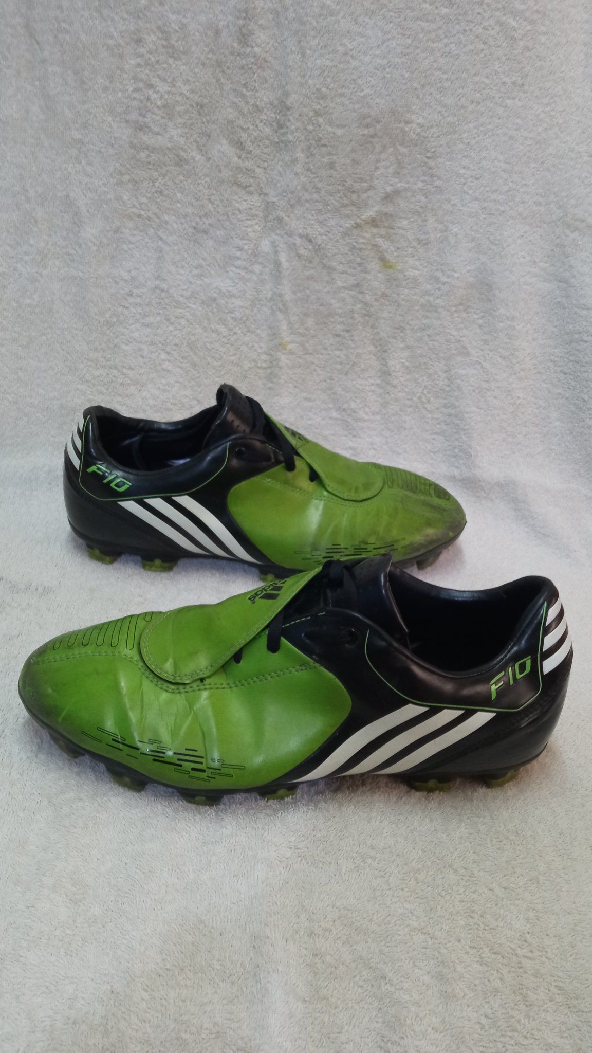 Adidas F50💥💥 Pointure :42👣 Etat:10/10 friperie 💯💯 Contact