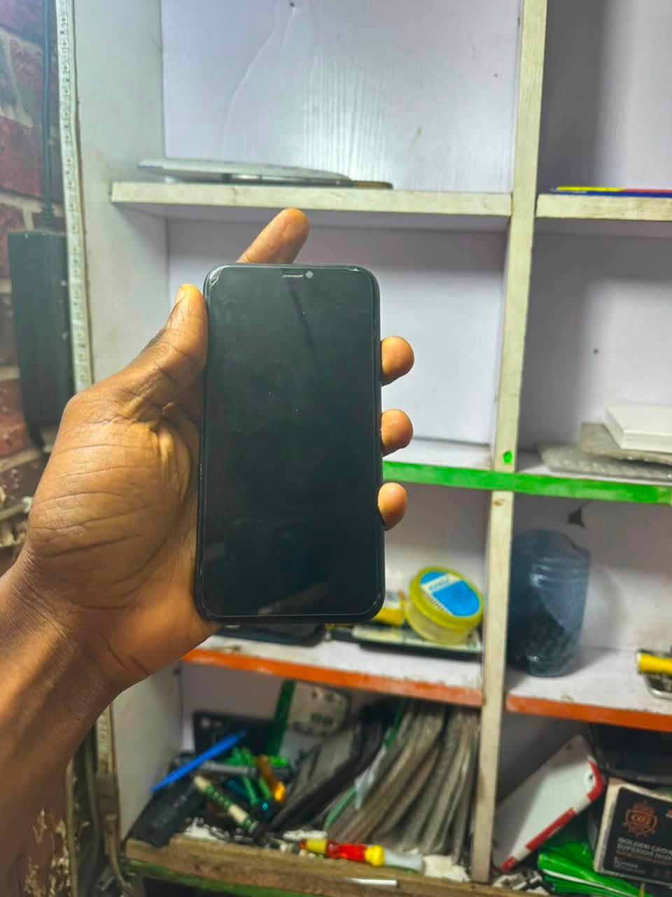 iPhone XR 64gb for sale Face ID and True Tone active 79% battery