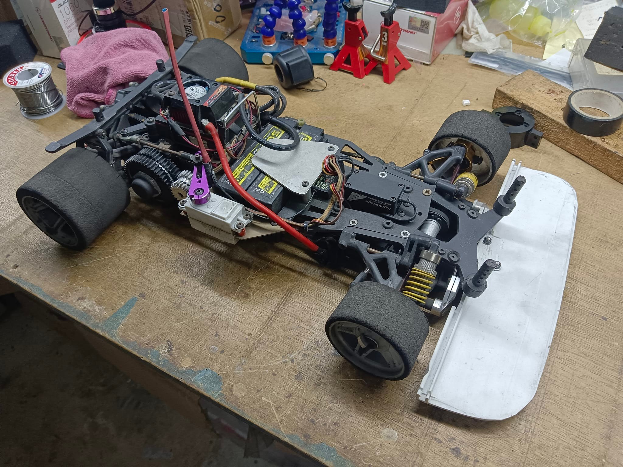 Testing vintage Serpent Impact 2/M2 RC car
