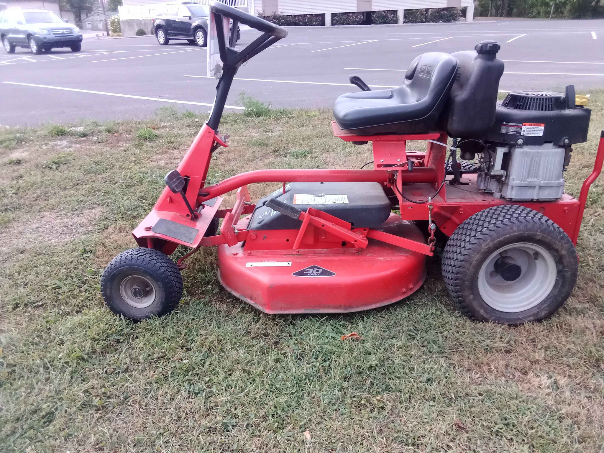 2003 Riding mower snapper rider(electric start)