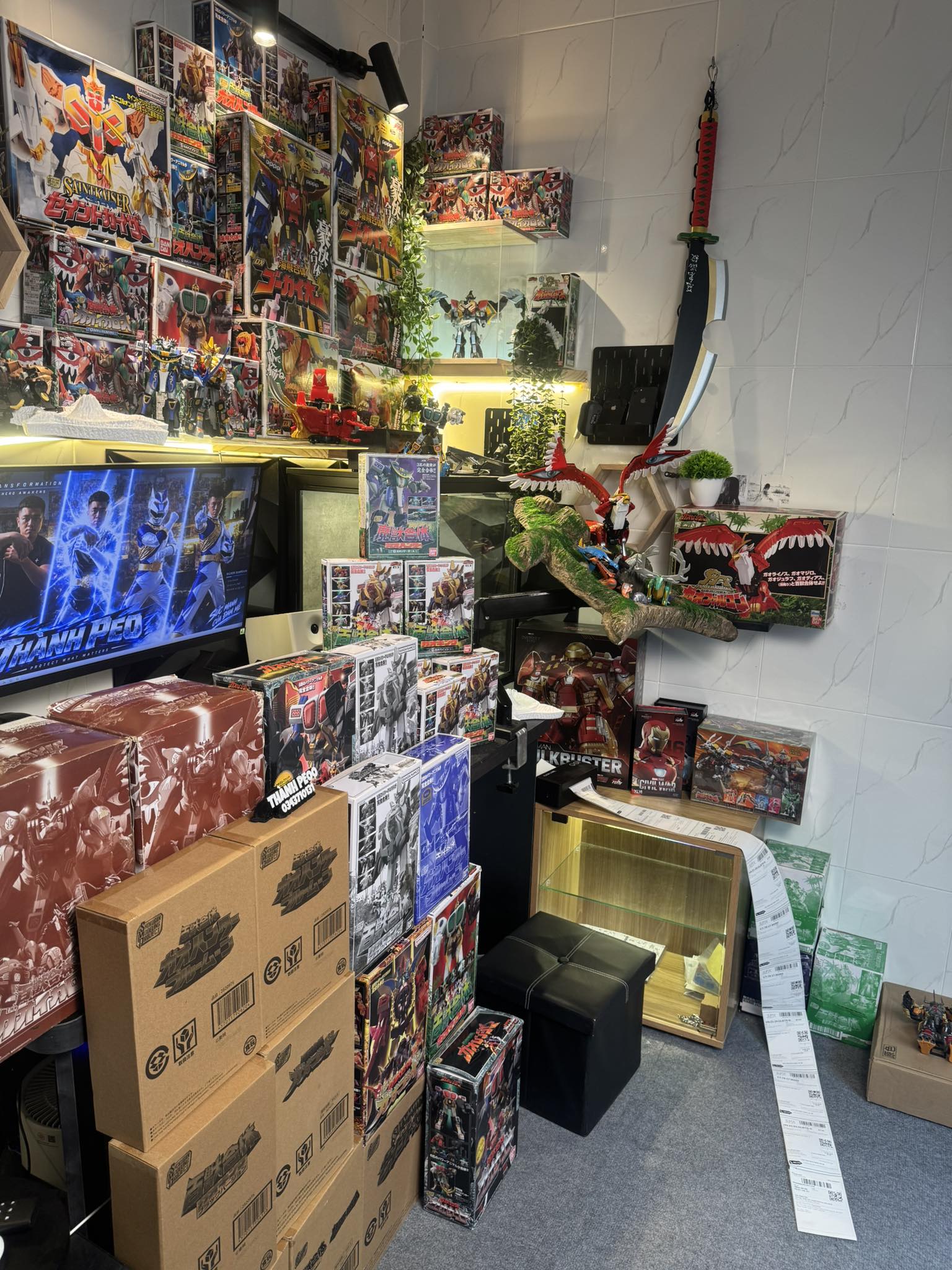 P.E.O Store