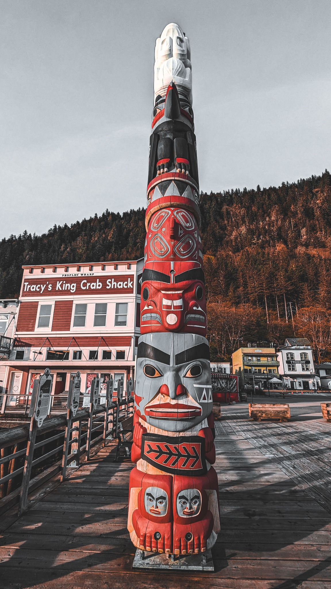 Tlingit artist Mick Beasley's L'uknax.adi totem pole dedication