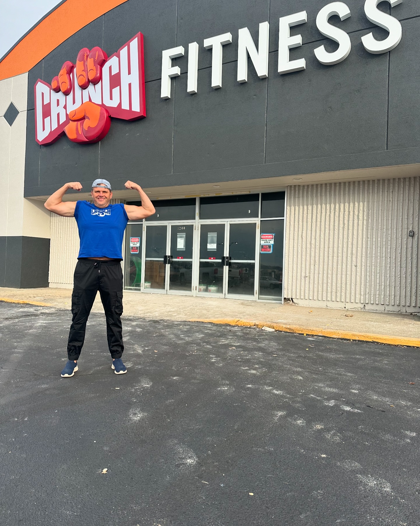 Crunch Fitness - 🔥OUR SIGN IS UP! ⏰ We’re open till 6pm!... | Facebook
