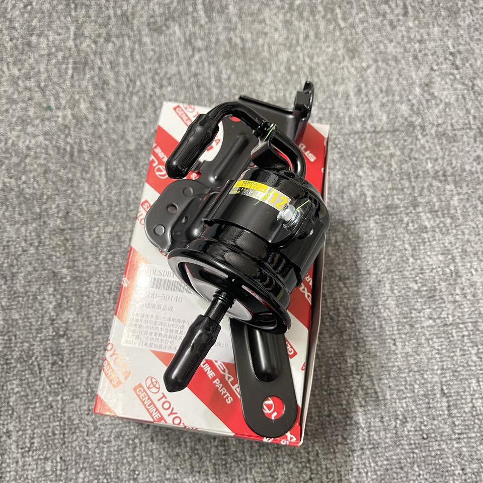 23300-50140 Land Cruiser LC200 with external fuel filter; Lexus